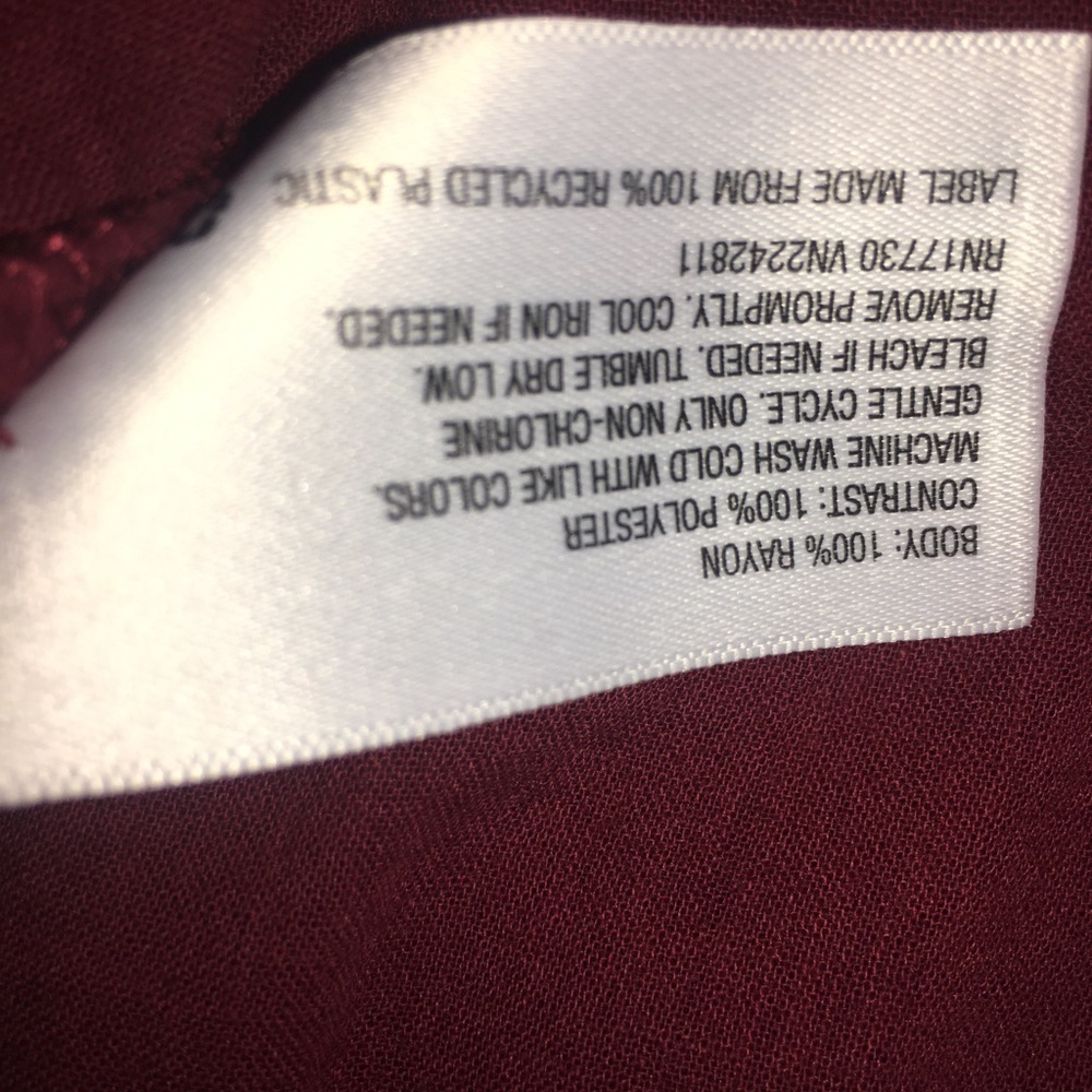 ๐HP๐ Liz Lange Burgundy Maternity Dress - Picture 7 of 7